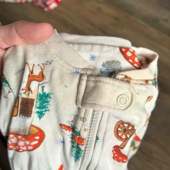 Hatley/Roots 12-18m Christmas PJ lot - Picture 3 of 8